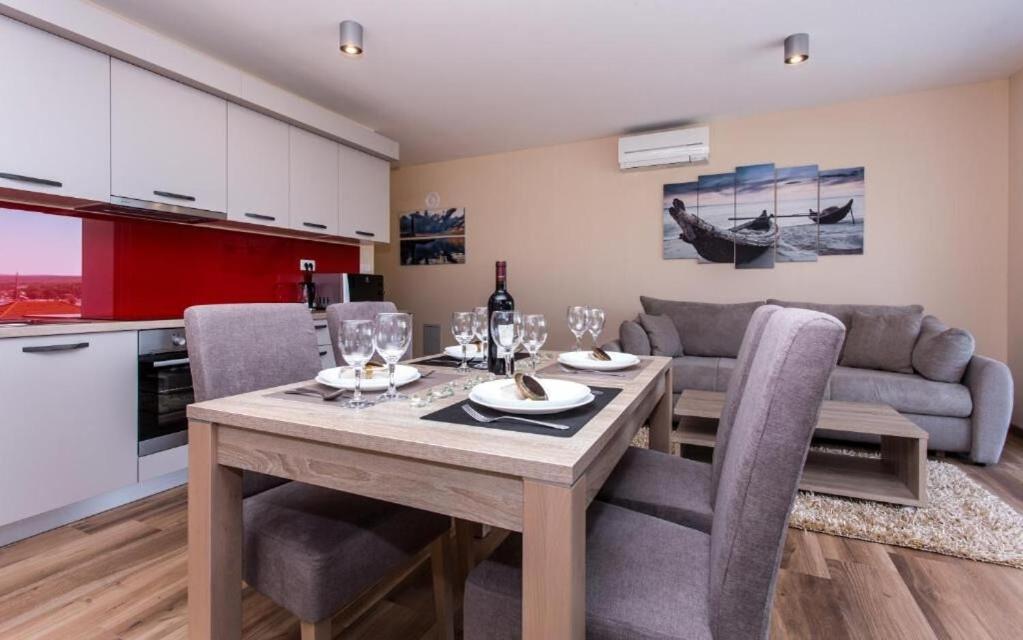 Apartments Marina Malinska Dış mekan fotoğraf