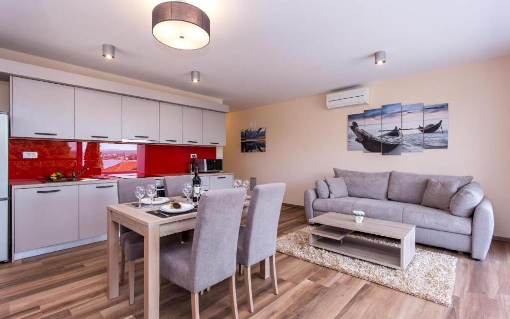 Apartments Marina Malinska Dış mekan fotoğraf