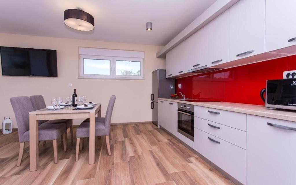 Apartments Marina Malinska Dış mekan fotoğraf