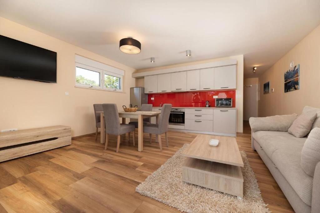Apartments Marina Malinska Dış mekan fotoğraf