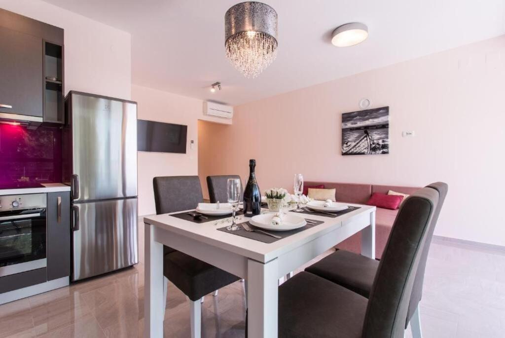 Apartments Marina Malinska Dış mekan fotoğraf